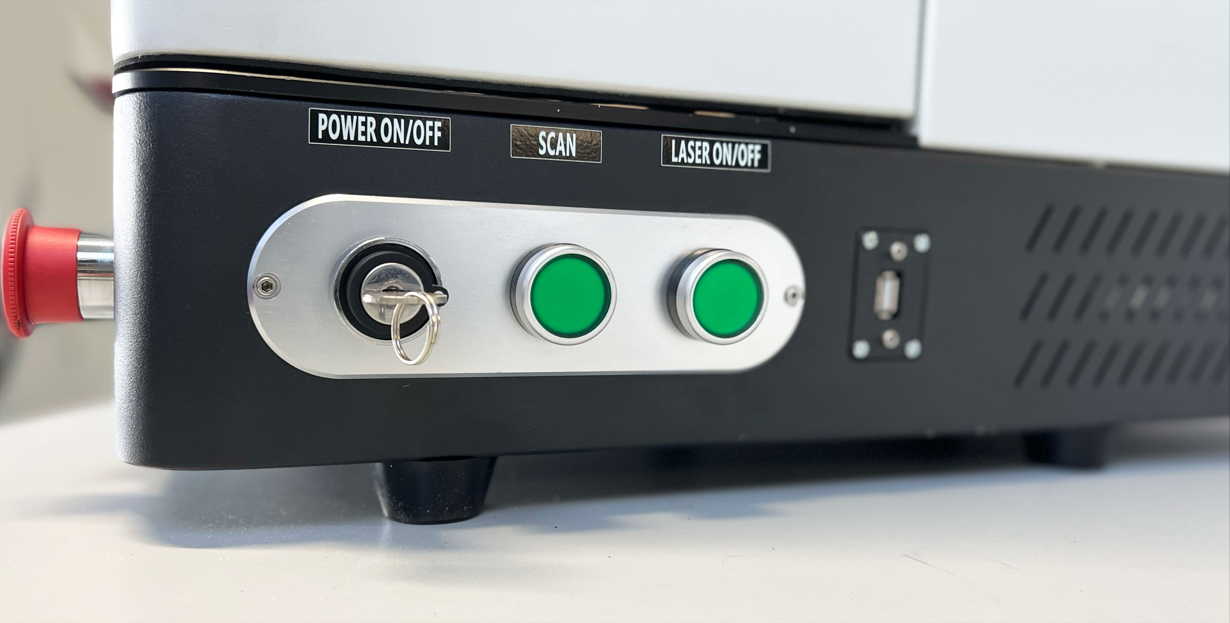 Closed desktop fiber laser engraving machine - Image 8