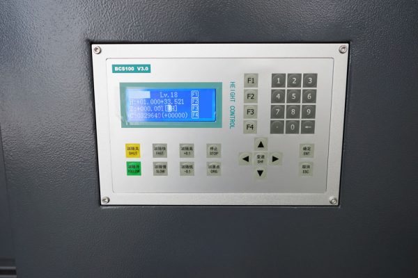 Metal fibercutter height controller