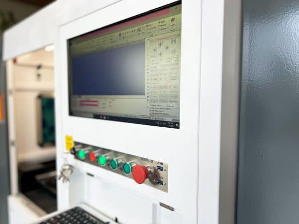 MQ FC6060 fiber metal laser cutter built-in computer closeup