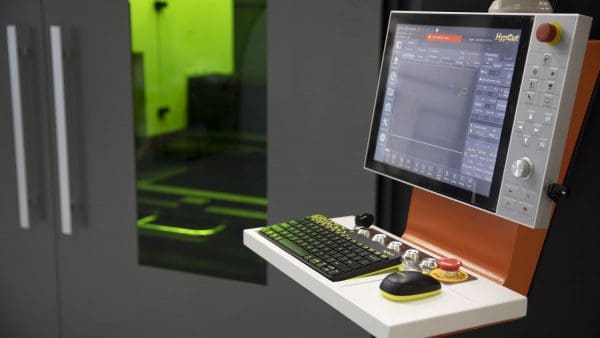 Metal laser cutter operation